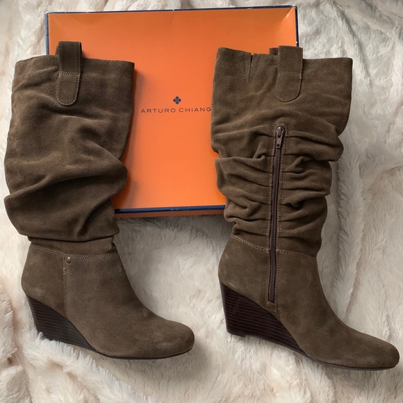 Boots - Picture 1 of 2